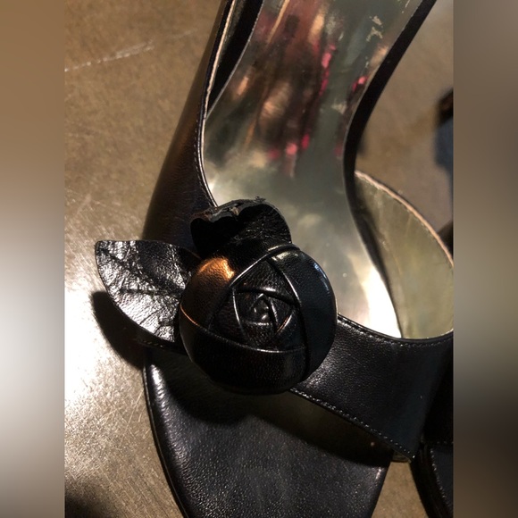 Guess - Picture 2 of 10